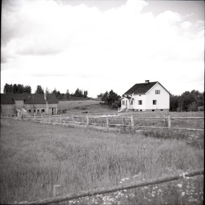 Anton Laakkon tila 1956,  Kuva P.Suramo, EtelÃ¤-Karjalan museo (kuvat ja esineet)
Tila lohkottu Laakon kantatilasta. Omistaja Anton Laakko

