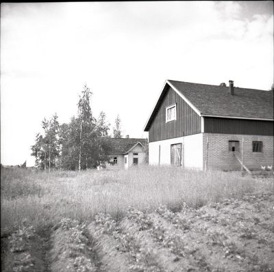 HuomonmÃ¤ki, Kuva P.Suramo, EtelÃ¤-Karjalan museo (kuvat ja esineet)
Tila lohkottu Laakon kantatilasta 1947. Omistaja Toivo Huomo
