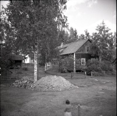 Rantala 1956, Kuva P.Suramo, EtelÃ¤-Karjalan museo (kuvat ja esineet)
Tila halottu Tankan kantatilasta 1929. Omistaja Sulo Tankka
