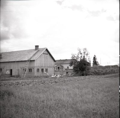 Suurtupa 1956, Kuva P.Suramo, EtelÃ¤-Karjalan museo (kuvat ja esineet)
 Yksi Laakon kantatiloista. PerinnÃ¶ksiosto 1864. Omistaja Johannes Huopalainen
